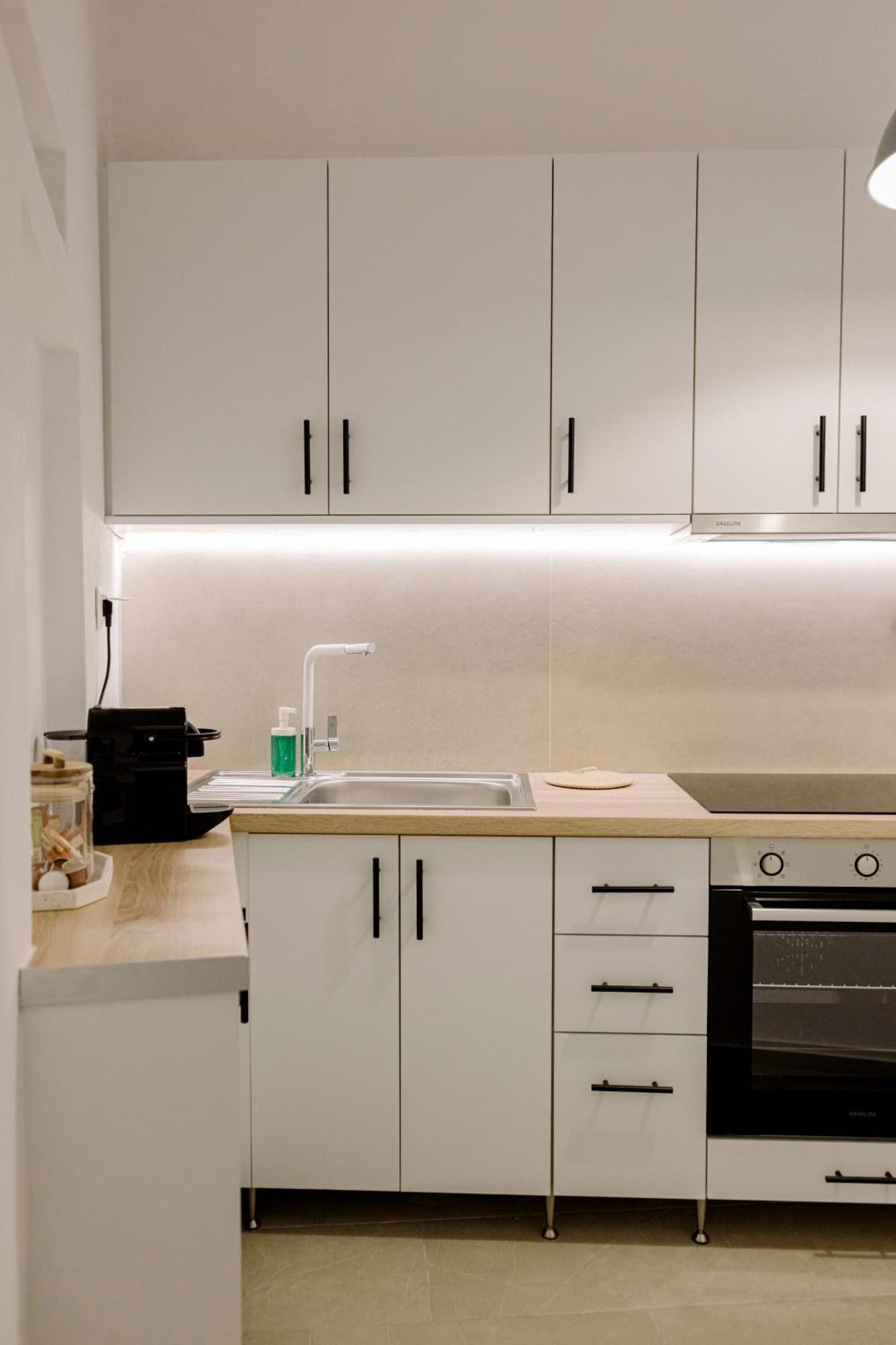 Rikas City Apartment Heraklion  Bagian luar foto