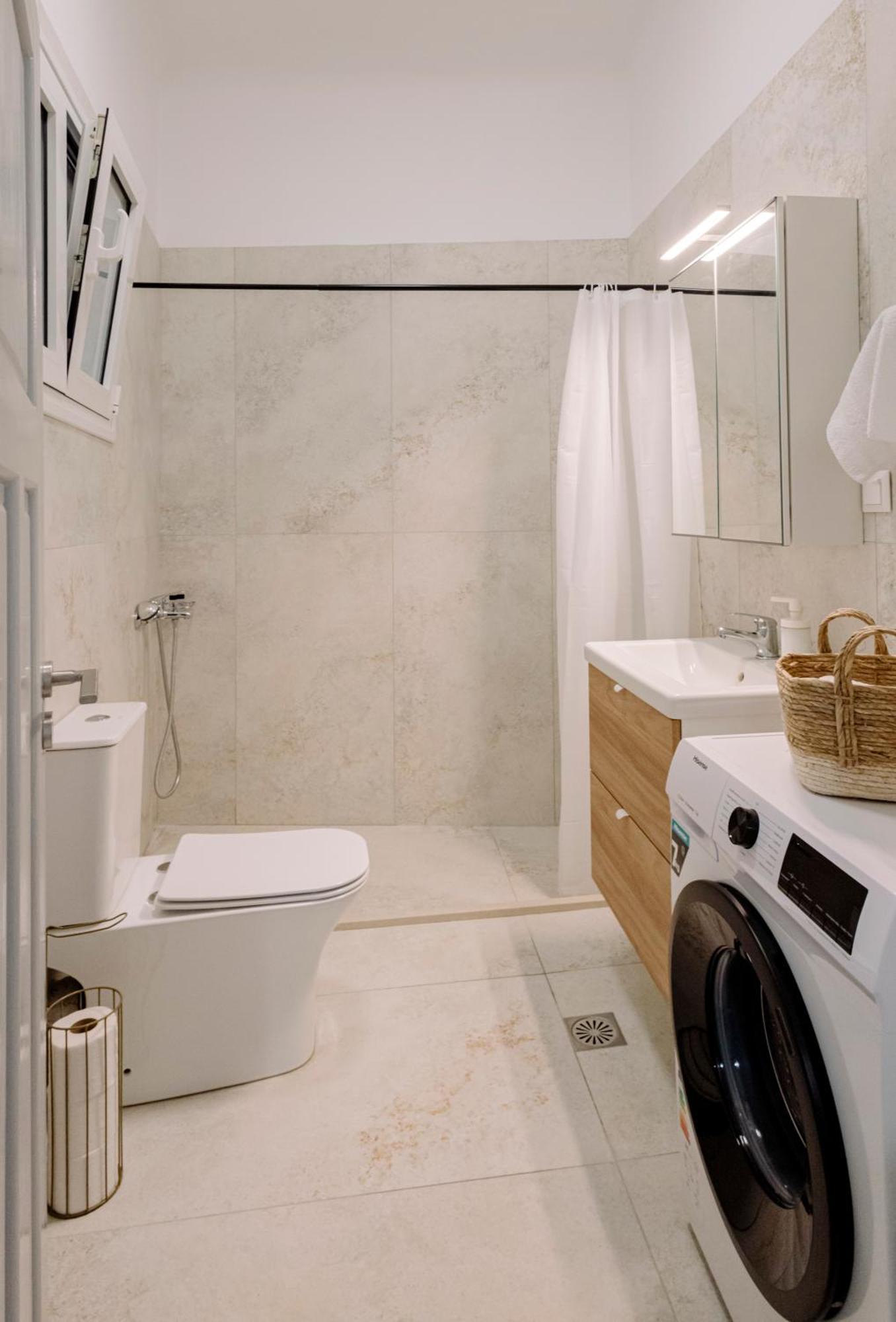 Rikas City Apartment Heraklion  Bagian luar foto